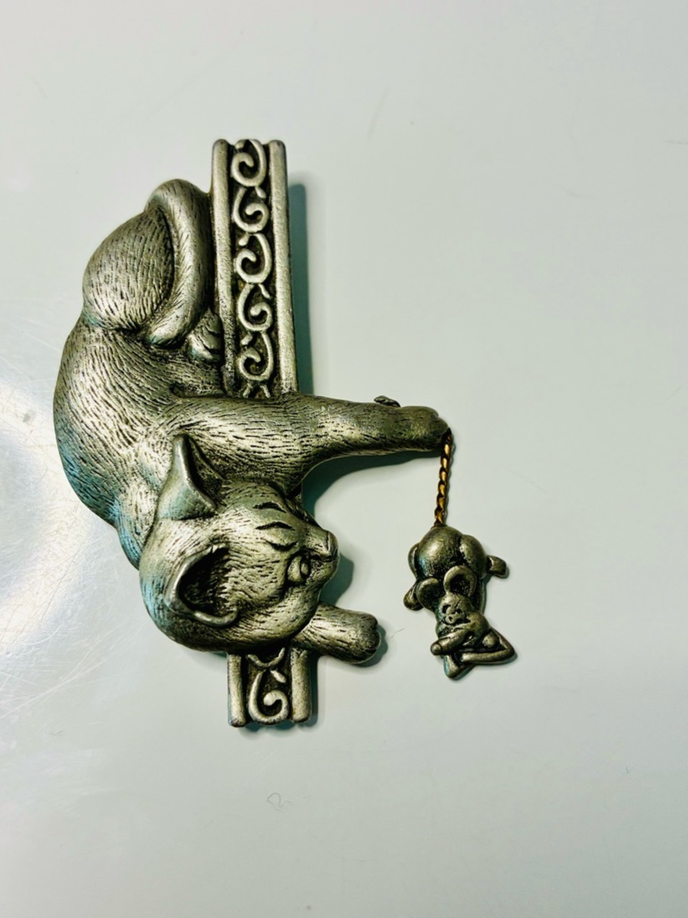 VTG Cat Brooch in Silver Tone with Dangling Mouse Charm Business Casual - Picture 4 of 12